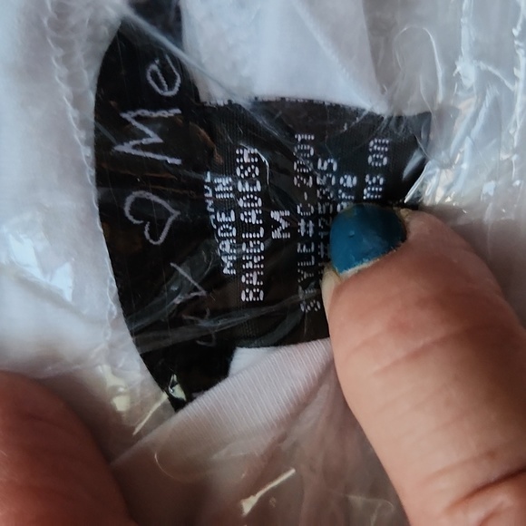 Love 💗Me white med tee - Picture 2 of 5